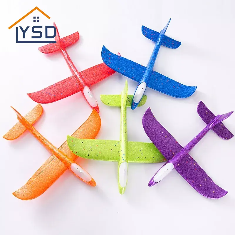 طائرة رمي يدوية مضيئة